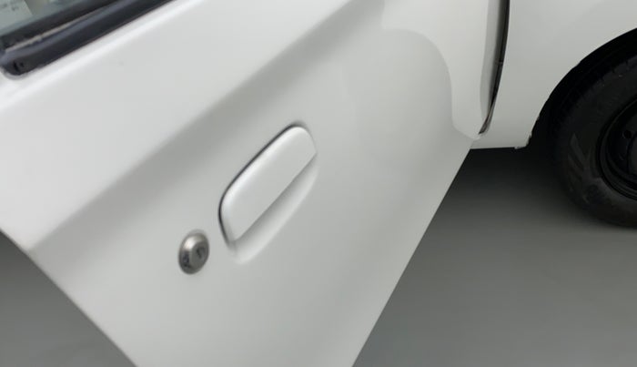 2016 Maruti Alto 800 LXI CNG, CNG, Manual, 64,850 km, Front passenger door - Slightly dented