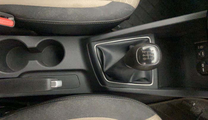 2017 Hyundai Elite i20 ASTA 1.2, Petrol, Manual, 29,997 km, Gear Lever