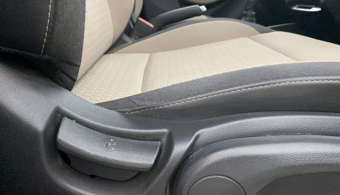 2017 Hyundai Elite i20 ASTA 1.2, Petrol, Manual, 29,997 km, Driver Side Adjustment Panel