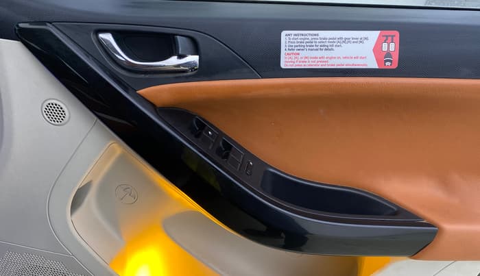 2021 Tata NEXON XZA PLUS SUNROOF PETROL, Petrol, Automatic, 12,250 km, Driver Side Door Panels Control