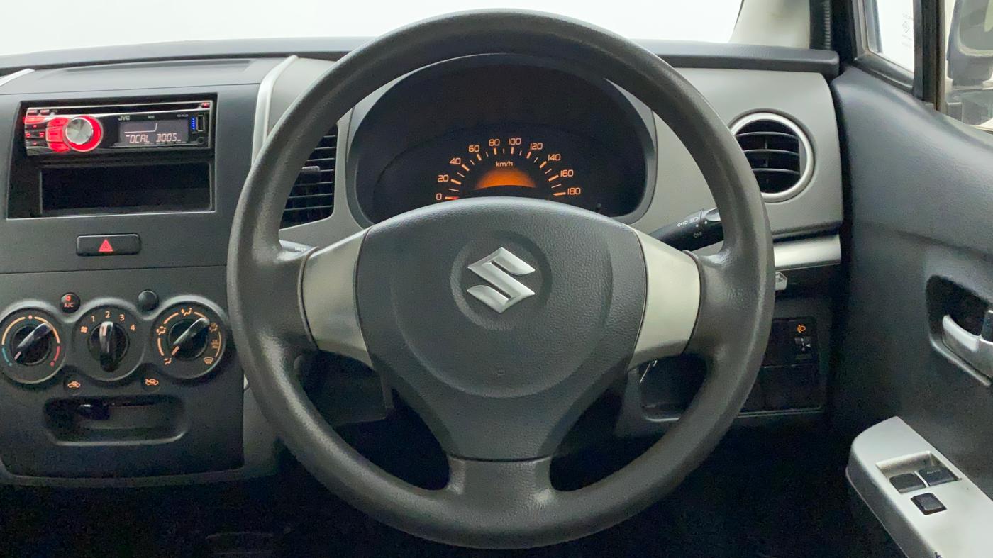 2011 Maruti Wagon R 1.0 LXI, Petrol, Manual, 85,813 km, Steering Wheel Close Up