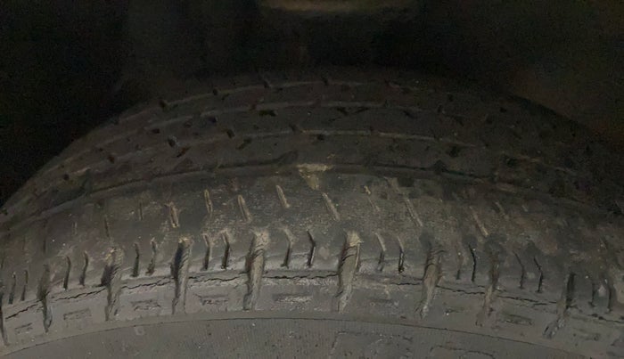 2014 Maruti Alto K10 VXI, Petrol, Manual, 33,447 km, Right Front Tyre Tread