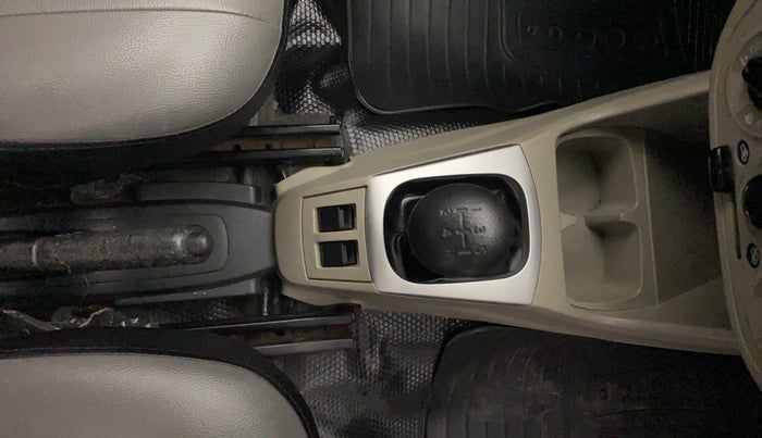 2014 Maruti Alto K10 VXI, Petrol, Manual, 33,447 km, Gear Lever