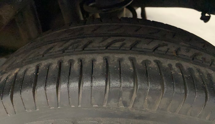 2014 Maruti Alto K10 VXI, Petrol, Manual, 33,447 km, Left Rear Tyre Tread