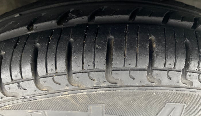 2018 Datsun Redi Go S, Petrol, Manual, 66,254 km, Right Front Tyre Tread