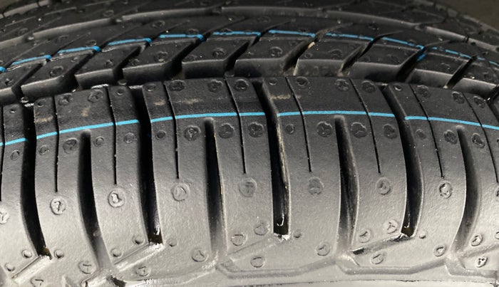 2018 Datsun Redi Go S, Petrol, Manual, 66,254 km, Left Rear Tyre Tread