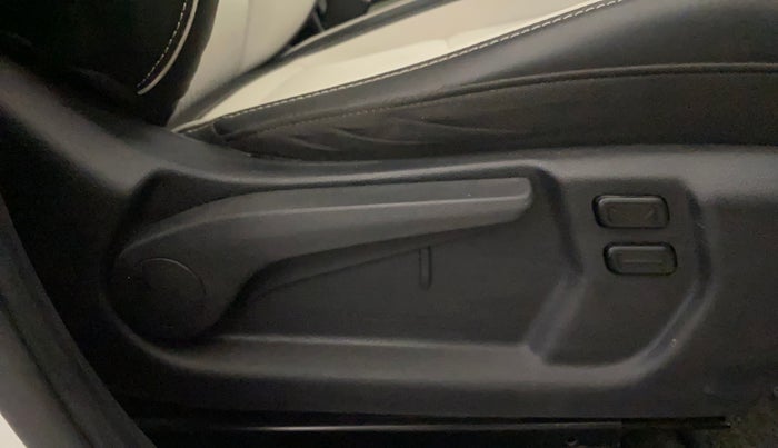 2023 Hyundai VENUE SX (O) 1.5 CRDI, Diesel, Manual, 81,168 km, Driver Side Adjustment Panel