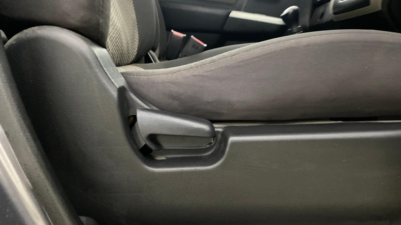 2014 Maruti Wagon R 1.0 LXI CNG, CNG, Manual, 1,00,886 km, Driver Side Adjustment Panel