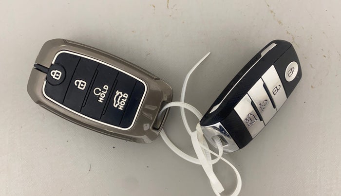 2021 KIA SELTOS HTX ANNIVERSARY EDITION 1.5 PETROL, Petrol, Manual, 1,06,571 km, Key Close Up