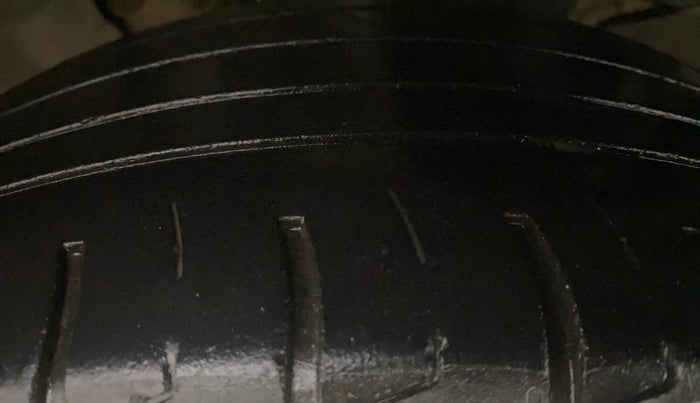 2021 KIA SELTOS HTX ANNIVERSARY EDITION 1.5 PETROL, Petrol, Manual, 1,06,571 km, Left Front Tyre Tread