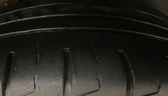 2021 KIA SELTOS HTX ANNIVERSARY EDITION 1.5 PETROL, Petrol, Manual, 1,06,571 km, Right Rear Tyre Tread