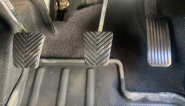 2021 KIA SELTOS HTX ANNIVERSARY EDITION 1.5 PETROL, Petrol, Manual, 1,06,571 km, Pedals