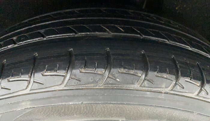 2016 Maruti Baleno DELTA CVT PETROL 1.2, Petrol, Automatic, 35,789 km, Left Rear Tyre Tread