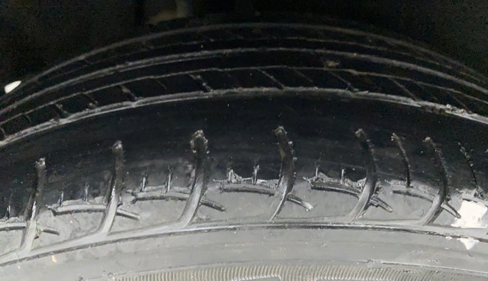 2016 Maruti Baleno DELTA CVT PETROL 1.2, Petrol, Automatic, 35,789 km, Right Rear Tyre Tread