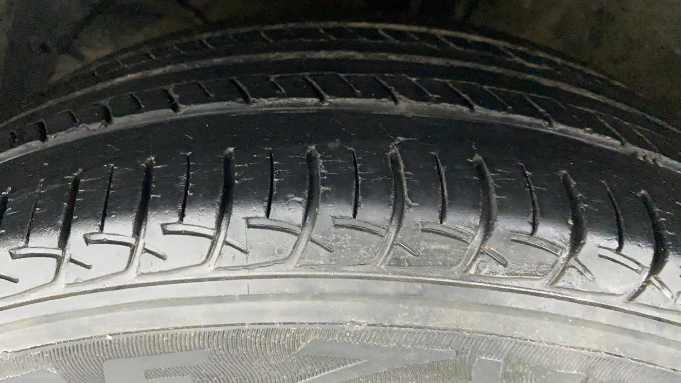 2016 Maruti Baleno DELTA CVT PETROL 1.2, Petrol, Automatic, 35,789 km, Left Front Tyre Tread