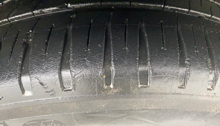 2017 Honda Jazz 1.2L I-VTEC V AT, Petrol, Automatic, 59,505 km, Right Front Tyre Tread