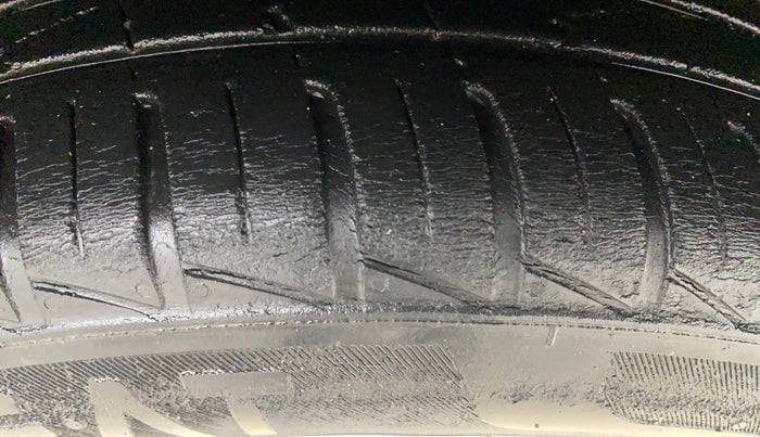 2019 Renault Kwid RXT 1.0 AMT (O), Petrol, Automatic, 40,413 km, Left Rear Tyre Tread