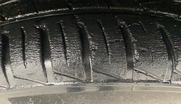 2019 Renault Kwid RXT 1.0 AMT (O), Petrol, Automatic, 40,413 km, Right Front Tyre Tread