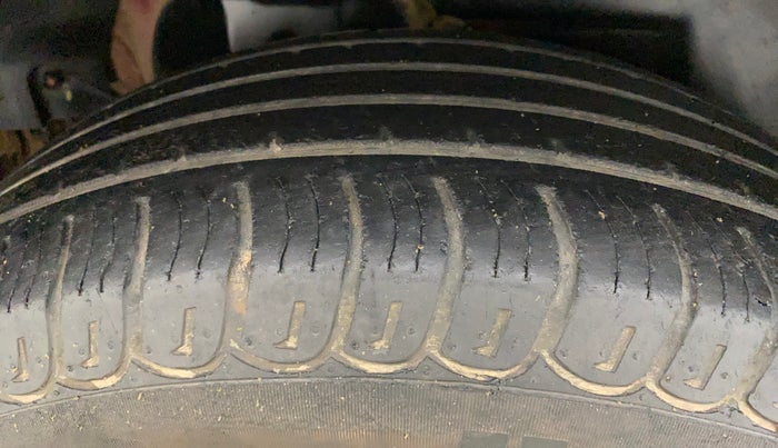 2015 Mahindra XUV500 W6, Diesel, Manual, 86,773 km, Right Rear Tyre Tread