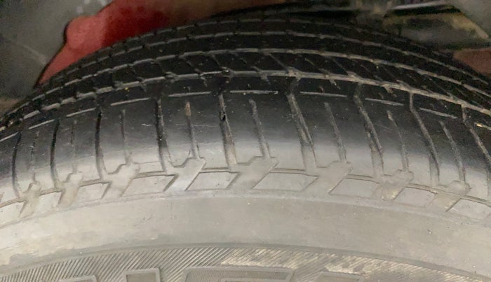2015 Mahindra XUV500 W6, Diesel, Manual, 86,773 km, Left Rear Tyre Tread
