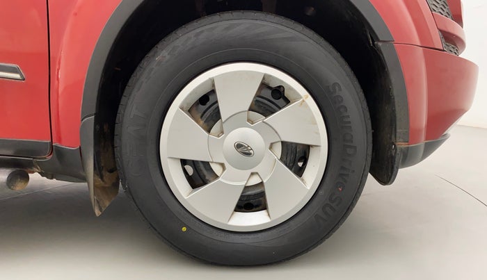 2015 Mahindra XUV500 W6, Diesel, Manual, 86,773 km, Right Front Wheel