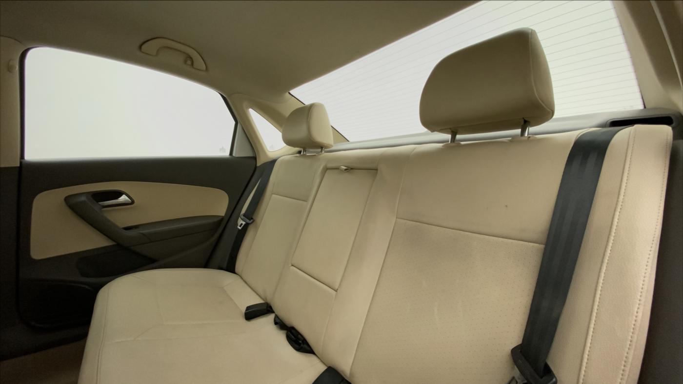 2014 Volkswagen Vento HIGHLINE PETROL, Petrol, Manual, 48,397 km, Right Side Rear Door Cabin