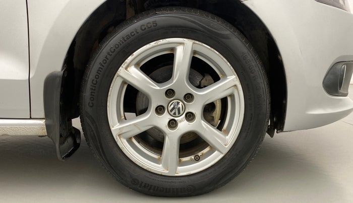 2014 Volkswagen Vento HIGHLINE PETROL, Petrol, Manual, 48,397 km, Right Front Wheel