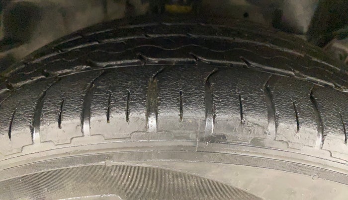 2019 Ford Ecosport TITANIUM 1.5L SPORTS(SUNROOF) DIESEL, Diesel, Manual, 78,608 km, Right Front Tyre Tread