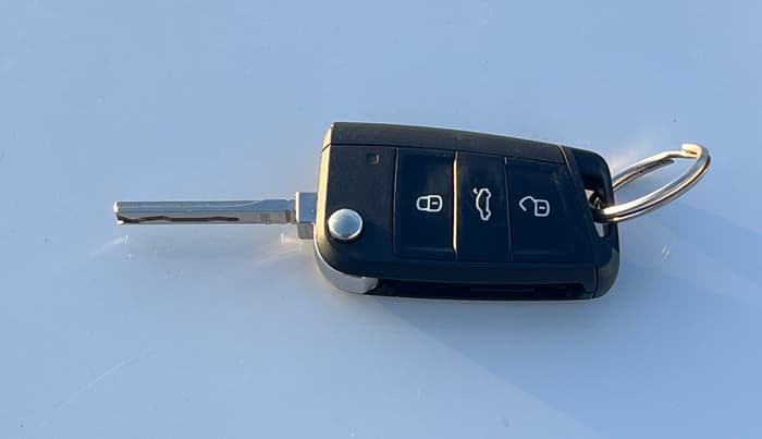 2023 Skoda SLAVIA STYLE 1.0L TSI AT, Petrol, Automatic, 25,743 km, Key Close Up