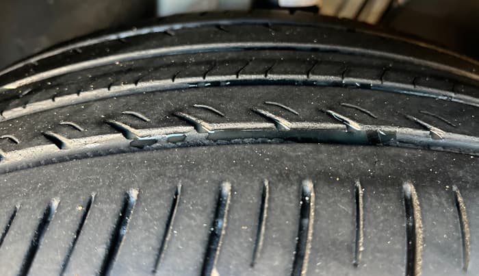 2023 Skoda SLAVIA STYLE 1.0L TSI AT, Petrol, Automatic, 25,743 km, Left Front Tyre Tread
