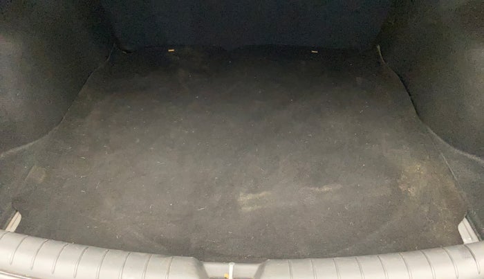 2018 Hyundai Verna 1.6 VTVT SX, Petrol, Manual, 74,967 km, Boot Inside
