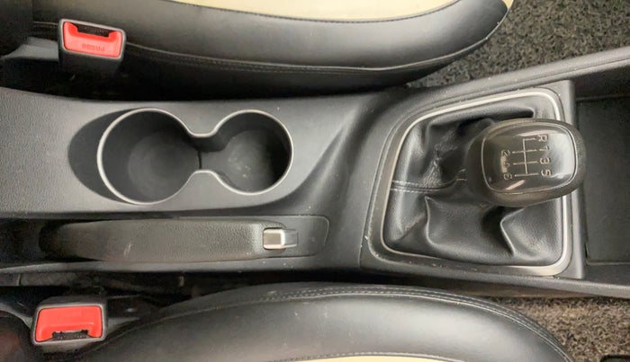 2018 Hyundai Verna 1.6 VTVT SX, Petrol, Manual, 74,967 km, Gear Lever