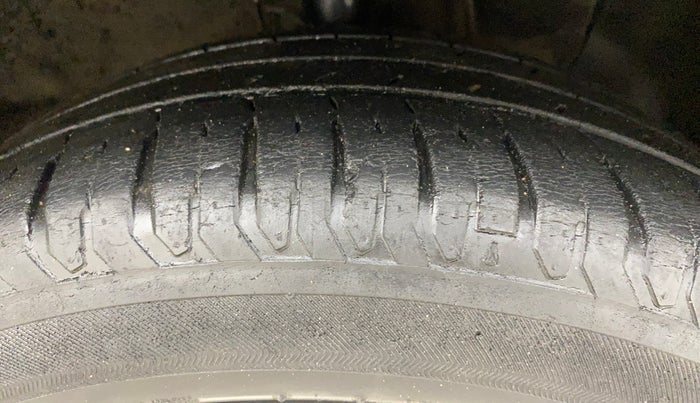 2018 Hyundai Verna 1.6 VTVT SX, Petrol, Manual, 74,967 km, Right Front Tyre Tread