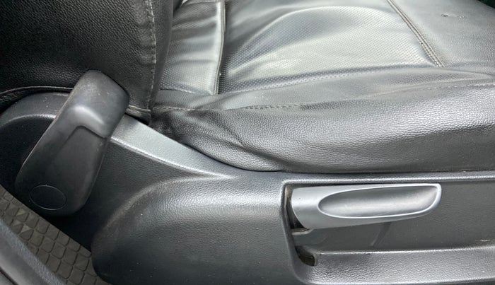 2017 Skoda Rapid 1.5 TDI MT AMBITION, Diesel, Manual, 36,808 km, Driver Side Adjustment Panel