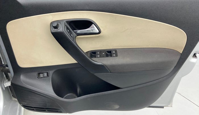 2017 Skoda Rapid 1.5 TDI MT AMBITION, Diesel, Manual, 36,808 km, Driver Side Door Panels Control