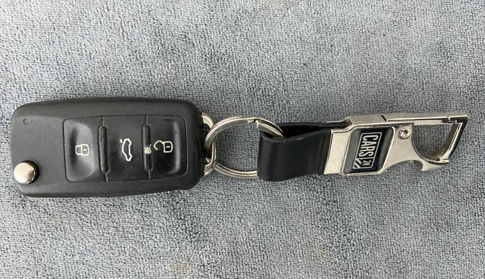 2017 Skoda Rapid 1.5 TDI MT AMBITION, Diesel, Manual, 36,808 km, Key Close Up