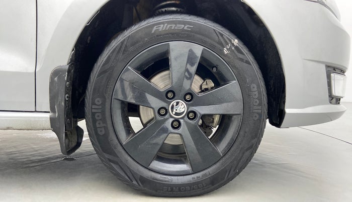 2017 Skoda Rapid 1.5 TDI MT AMBITION, Diesel, Manual, 36,808 km, Right Front Wheel