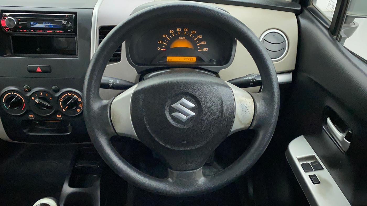 2013 Maruti Wagon R 1.0 LXI CNG, CNG, Manual, 47,485 km, Steering Wheel Close Up