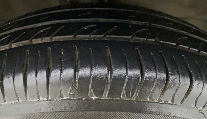 2013 Maruti Wagon R 1.0 LXI CNG, CNG, Manual, 47,485 km, Right Front Tyre Tread