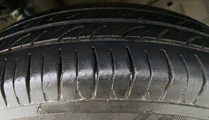 2013 Maruti Wagon R 1.0 LXI CNG, CNG, Manual, 47,485 km, Left Front Tyre Tread