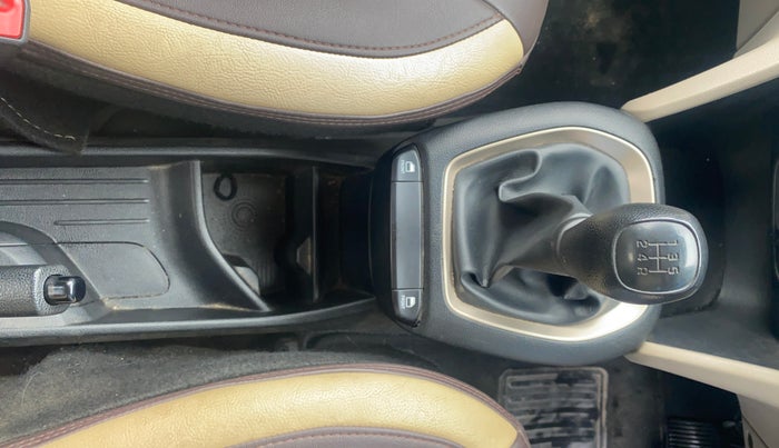 2019 Hyundai NEW SANTRO ERA EXECUTIVE, Petrol, Manual, 38,267 km, Gear Lever