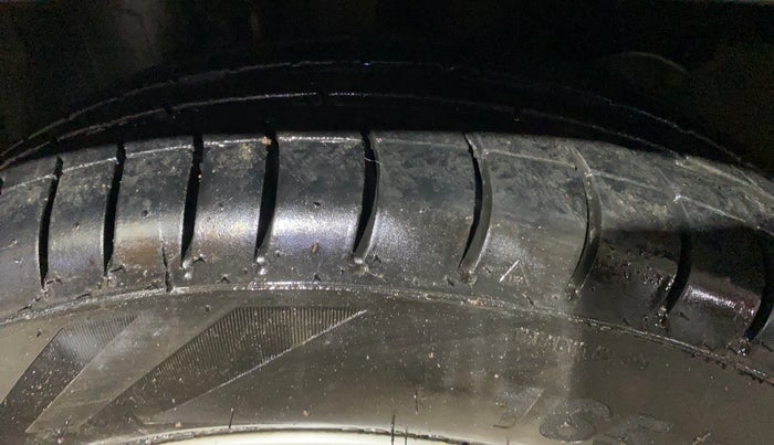 2020 Renault Kwid RXT 1.0 AMT (O), Petrol, Automatic, 55,015 km, Left Front Tyre Tread