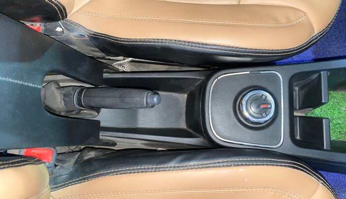 2020 Renault Kwid RXT 1.0 AMT (O), Petrol, Automatic, 55,015 km, Gear Lever