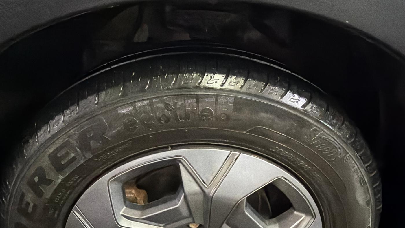 2025 Mahindra XUV 3XO MX3 Pro 1.2 L TCMPFi, Petrol, Manual, 5,280 km, Left Front Tyre Tread