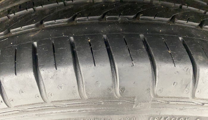 2016 Hyundai Creta  SX 1.6 Petrol , Petrol, Manual, 31,439 km, Right Rear Tyre Tread