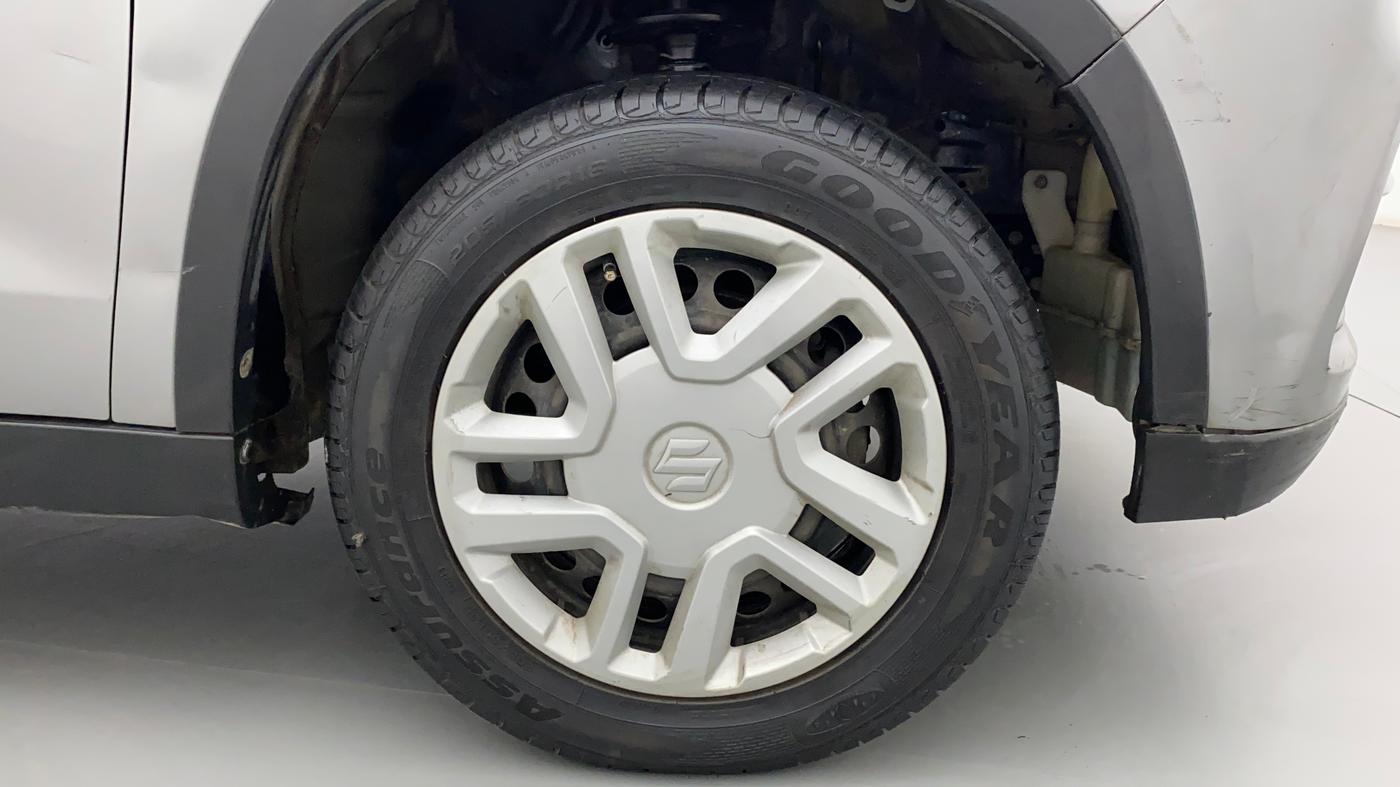 2016 Maruti Vitara Brezza VDI (O), Diesel, Manual, 99,340 km, Right Front Wheel