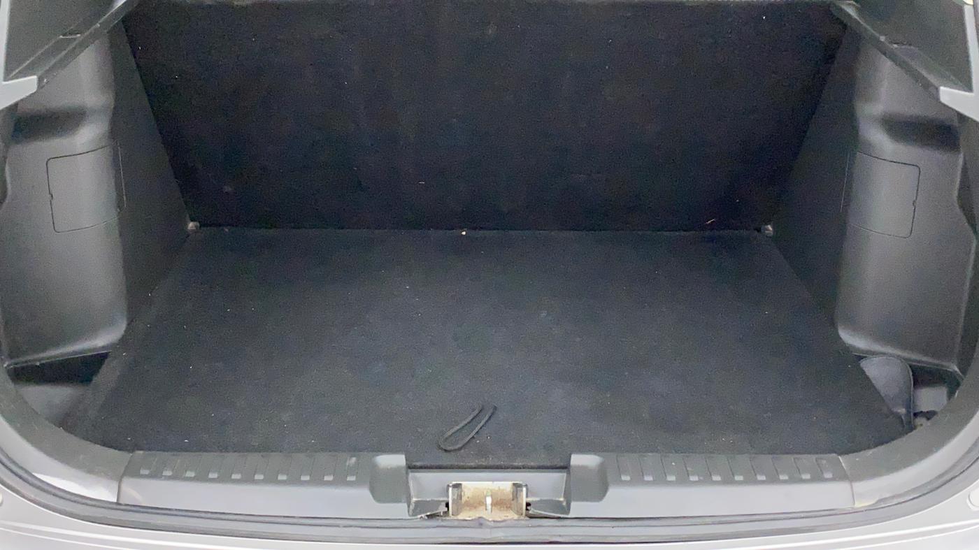 2016 Maruti Vitara Brezza VDI (O), Diesel, Manual, 99,340 km, Boot Inside