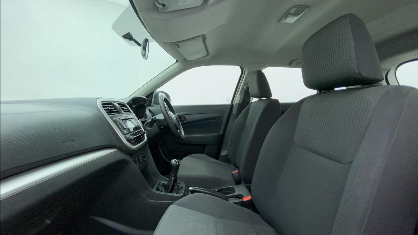2016 Maruti Vitara Brezza VDI (O), Diesel, Manual, 99,340 km, Right Side Front Door Cabin