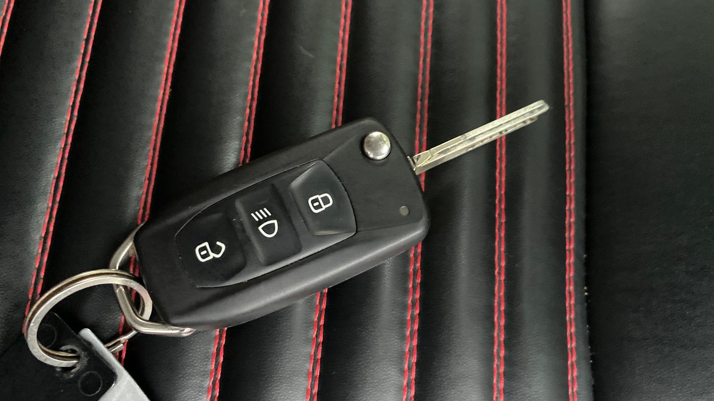 2025 Tata Curvv Pure Plus 1.2 Petrol 7DCA, Petrol, Automatic, 19,533 km, Key Close Up