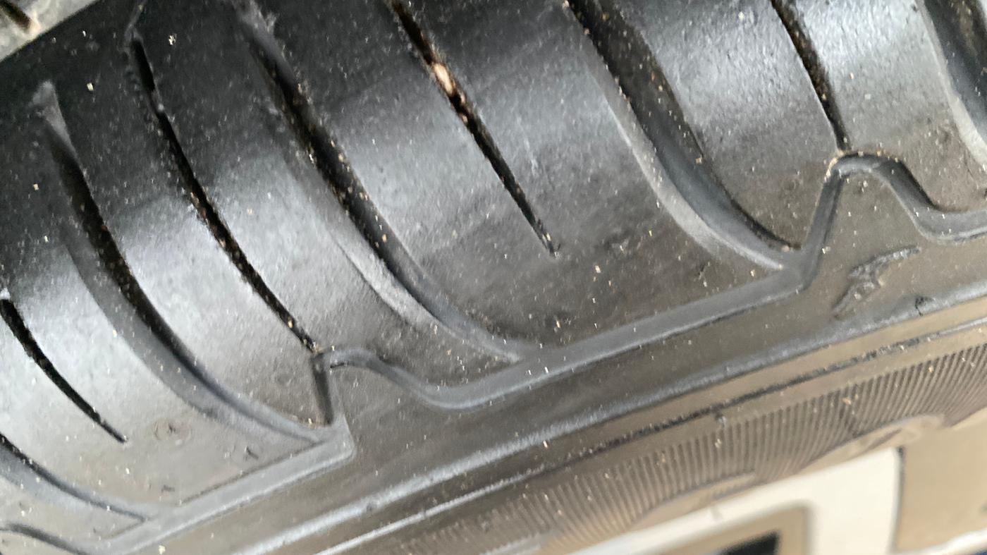 2025 Tata Curvv Pure Plus 1.2 Petrol 7DCA, Petrol, Automatic, 19,533 km, Right Front Tyre Tread